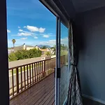Lovely 2 Bedroom Condo With Balcony And A View!